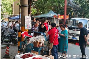 内维尔吐槽：悲惨的结果，曼联稳定地保持着不稳定